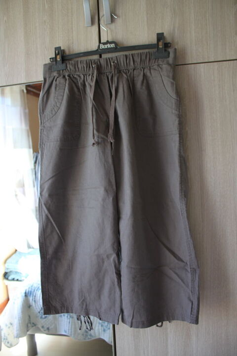 Pantacourt marron clair taille 38,
8 Monceaux (60)