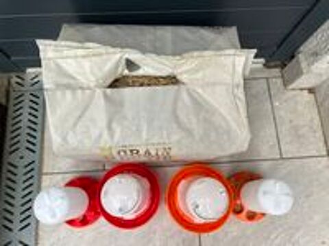   Abreuvoirs et mangeoire - foin 