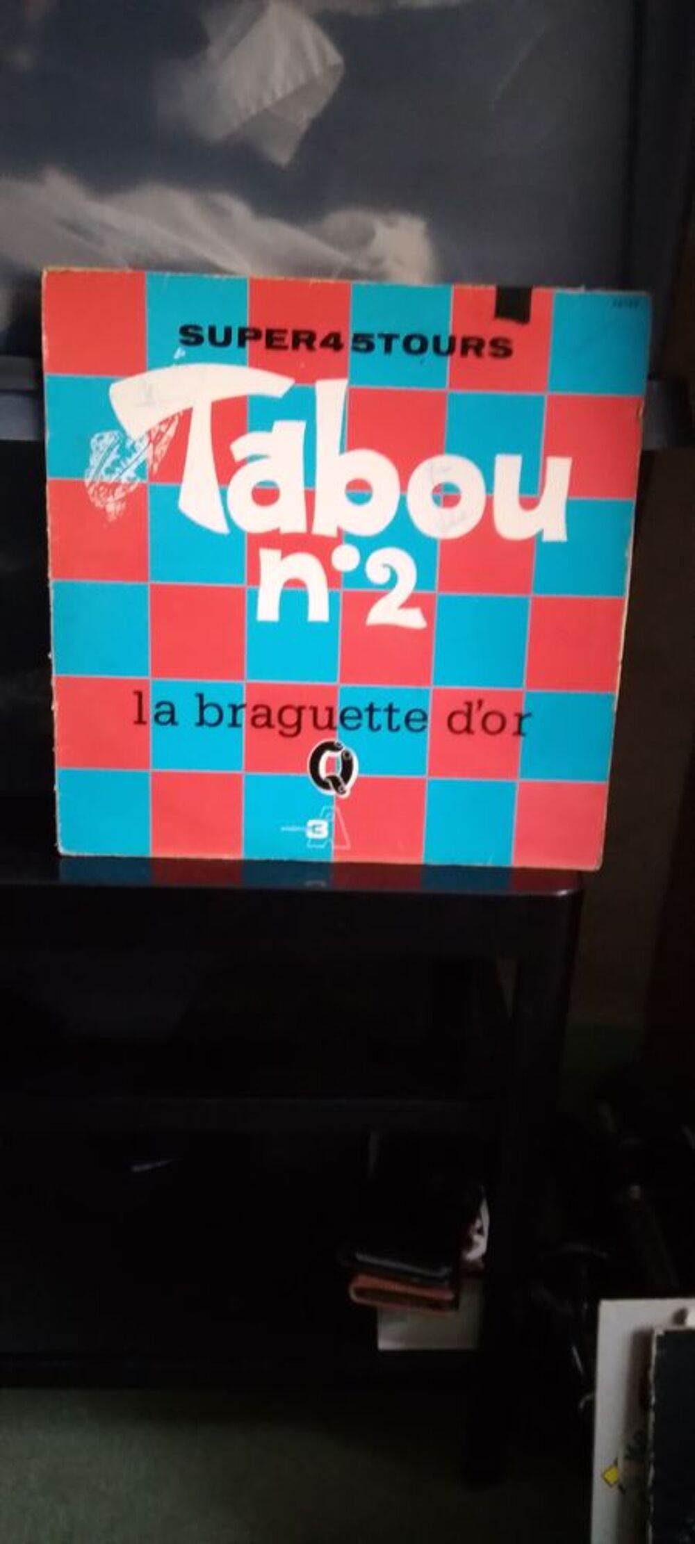UN ALBUM DE MUSIQUE TROPICALE VINTAGE CD et vinyles