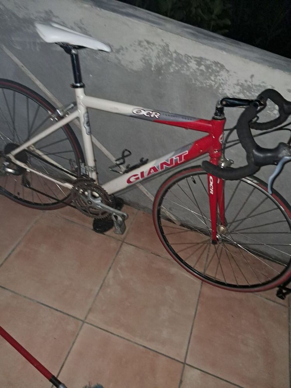 v&eacute;lo sur petit bourg &agrave; r&eacute;cup&eacute;rer sur place Vélos