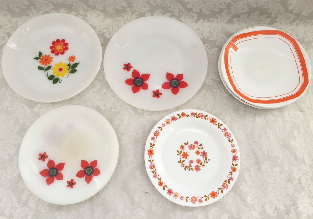 LOT 10 ASSIETTES ART TABLE VINTAGE 1970 OPALINE ARCOPAL Cuisine