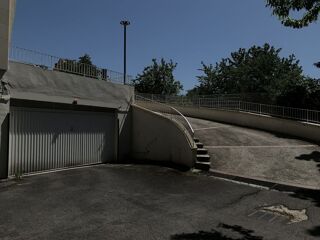 Parking / Garage à louer 13 m² Reims