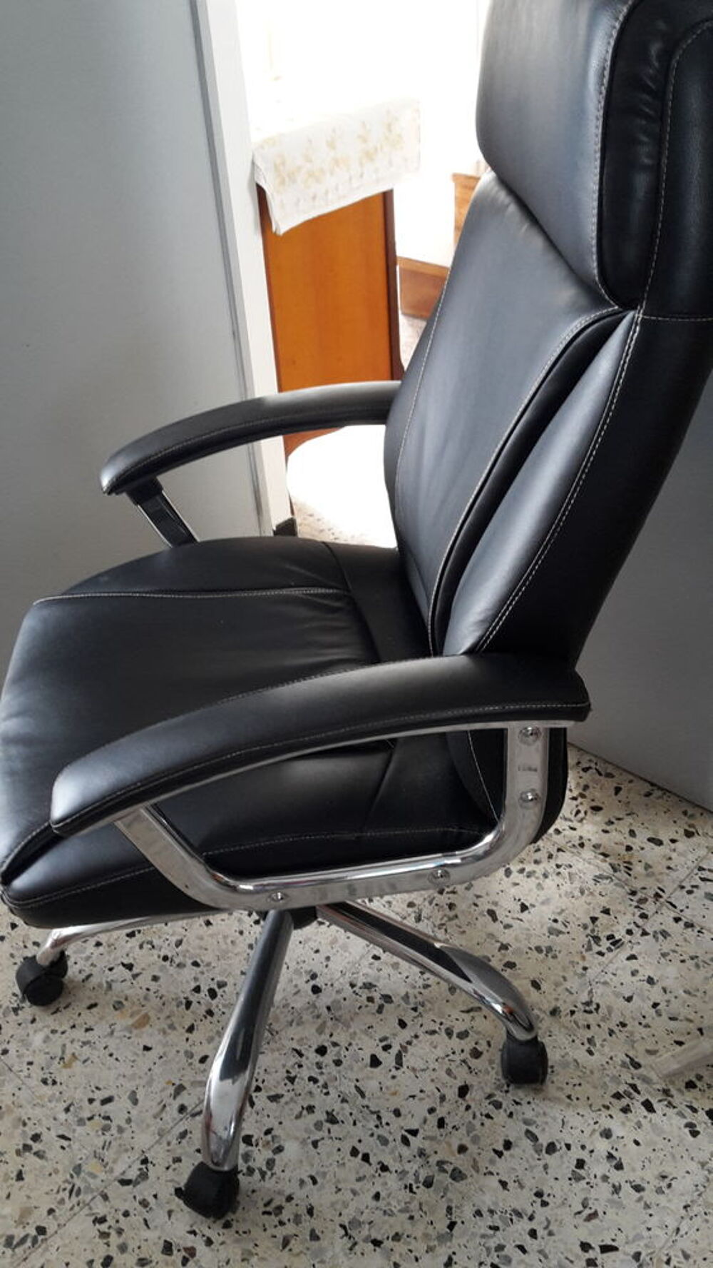 FAUTEUIL CUIR NOIR Meubles