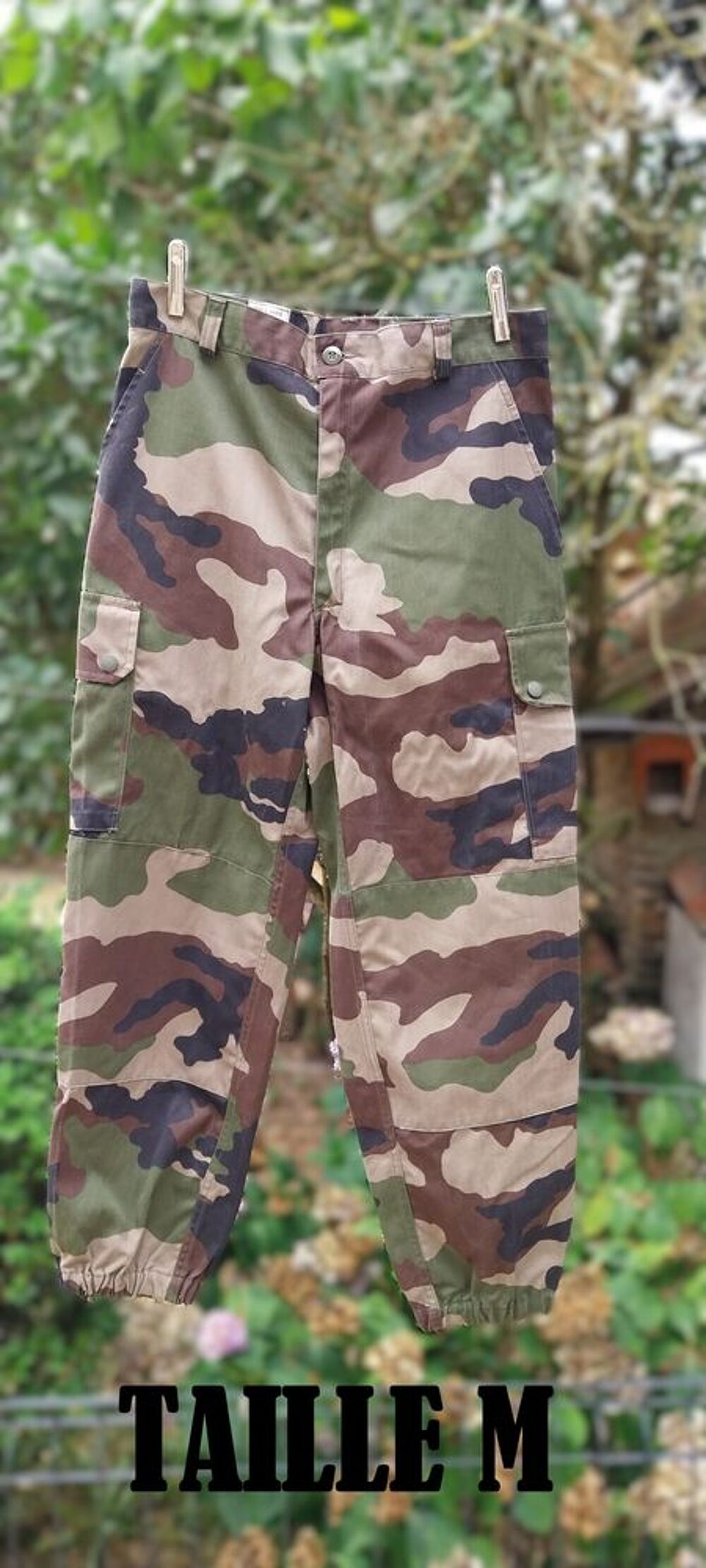 Pantalons Treillis tr&egrave;s bon &eacute;tat Diff&eacute;rentes tailles Vêtements