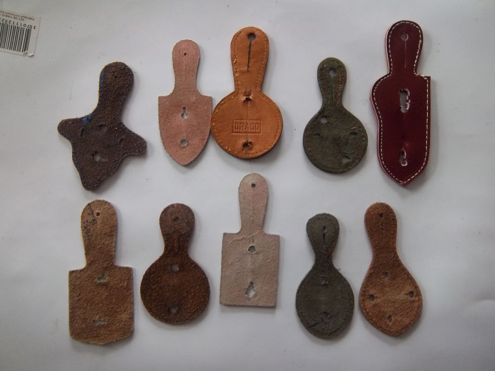 lot 10 cuirs support insignes militaire 
