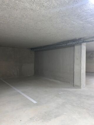  Parking / Garage à louer 14 m²