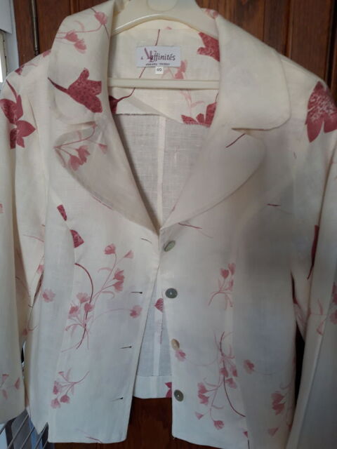 VESTE HABILLEE  INFINITY  + FOULARD PURE SOIE Tout est neuf 22 Le Cannet (06)
