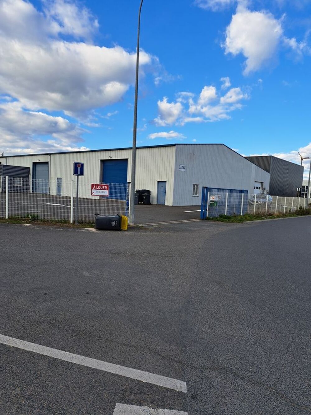 Location Parking/Garage LOCAL /BOX Montbrison