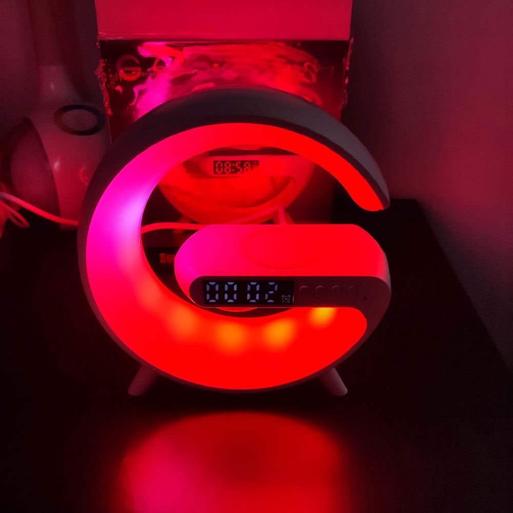 Lampe r&eacute;veil multicolore station de charge enceinte Audio et hifi