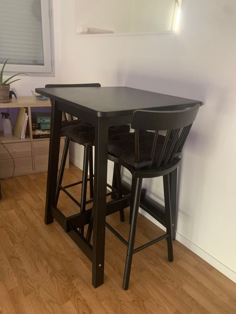 Table haute et ses 2 chaises Meubles