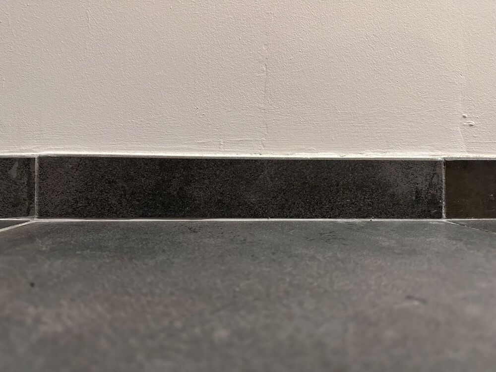 Plinthes gr&egrave;s 7,5x45 Bricolage