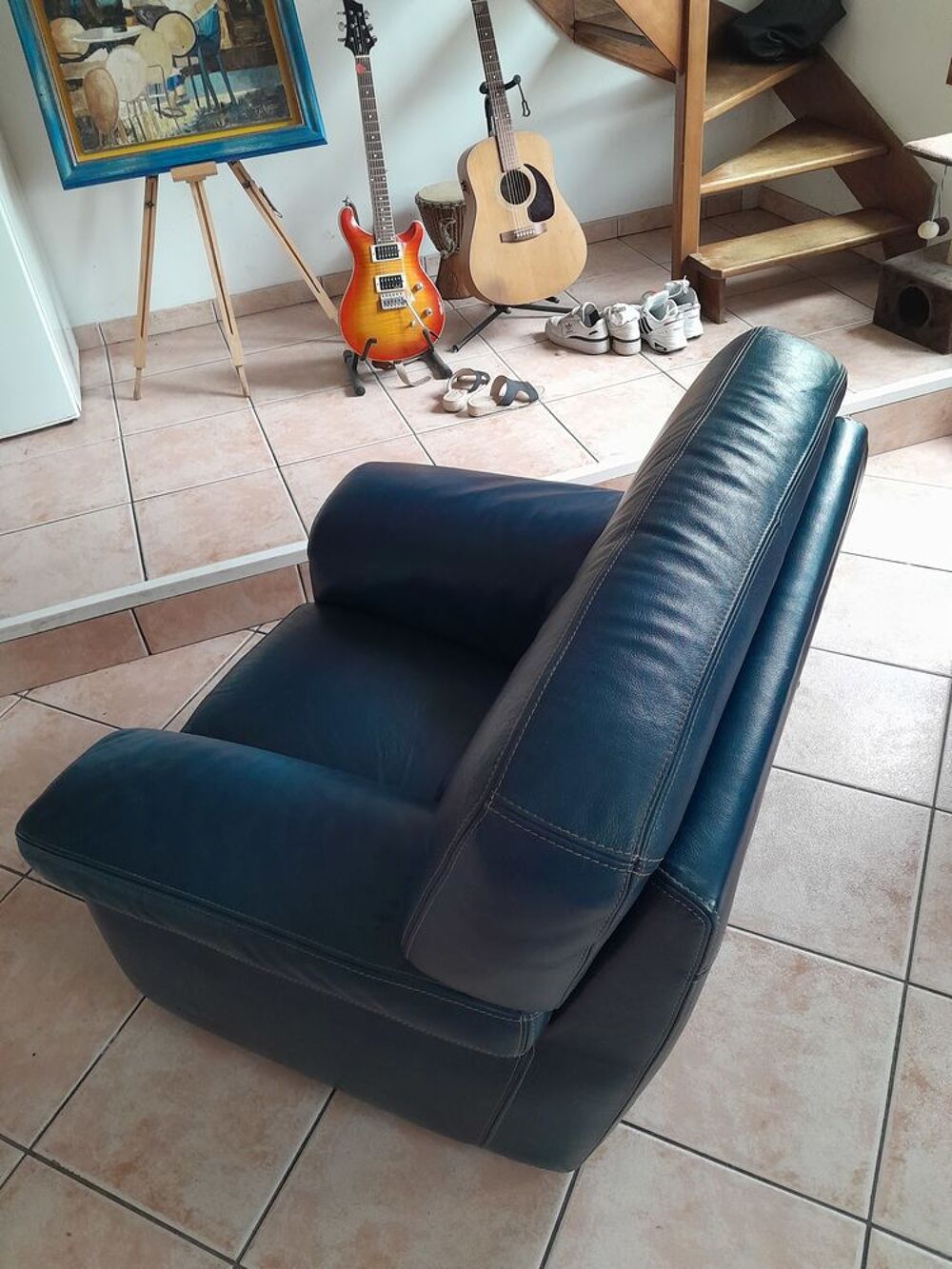2 fauteuils cuir bleu tr&eacute;s bon &eacute;tat Meubles