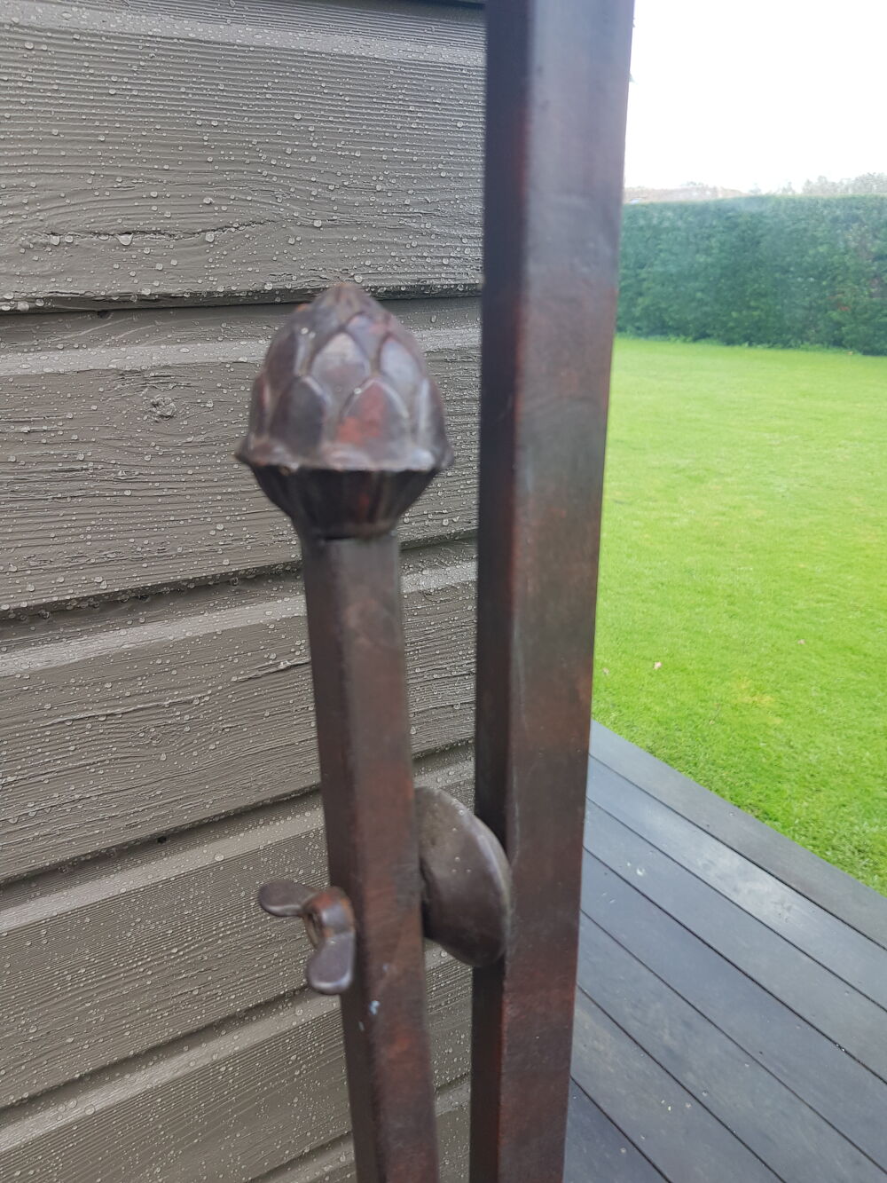 Psych&eacute; en fer forg&eacute; tr&egrave;s lourd Meubles