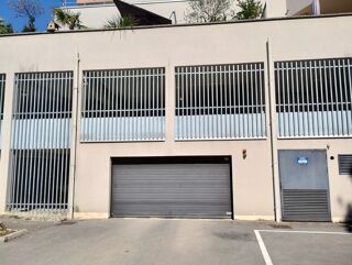  Parking / Garage  louer 15 m
