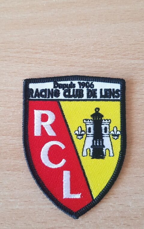 écusson brodé 
RCL football club 1906
Racing club de lens 
6 Carnon Plage (34)