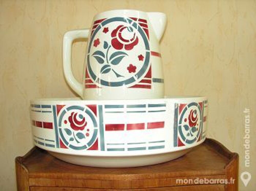 Necessaire de toilette, broc et cuvette anciens Décoration