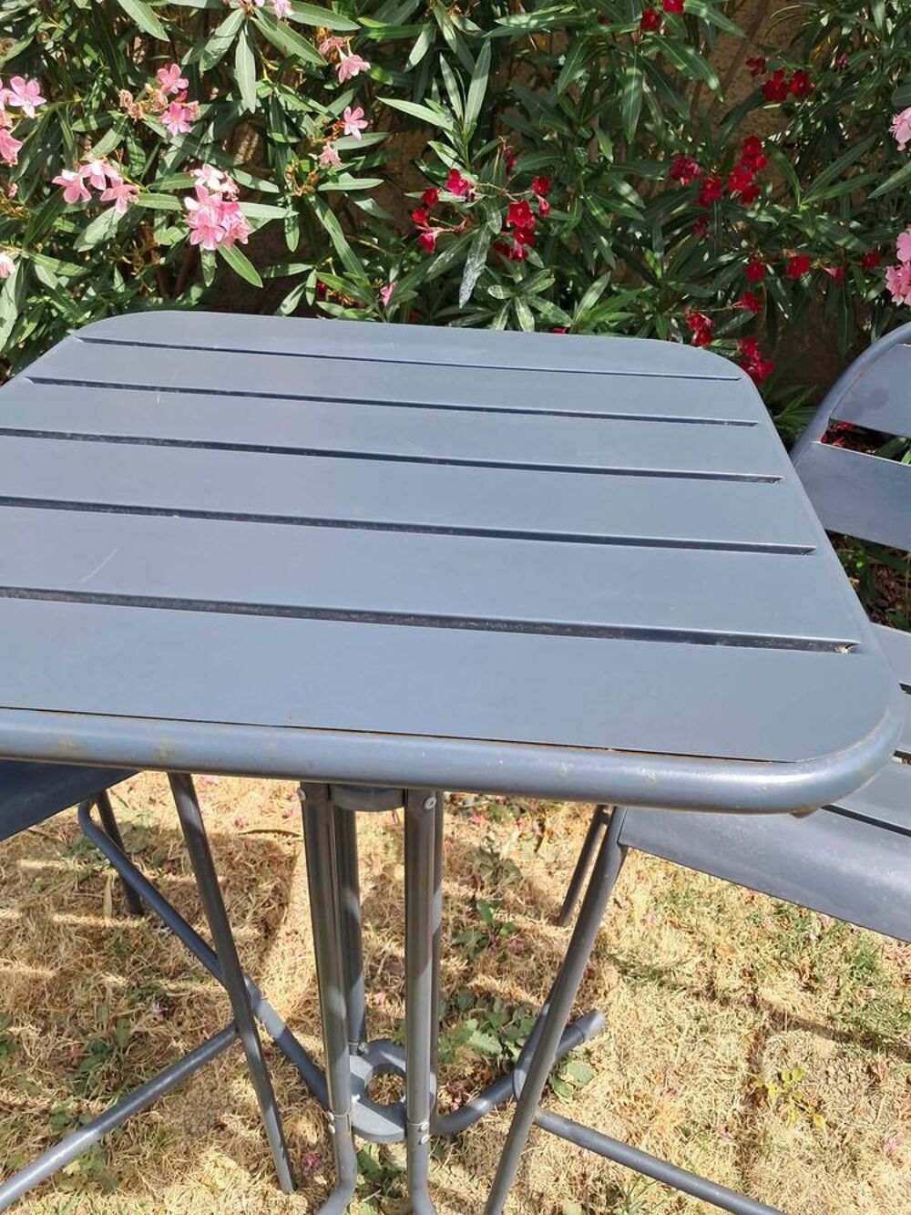 Table haute avec chaises hautes Jardin