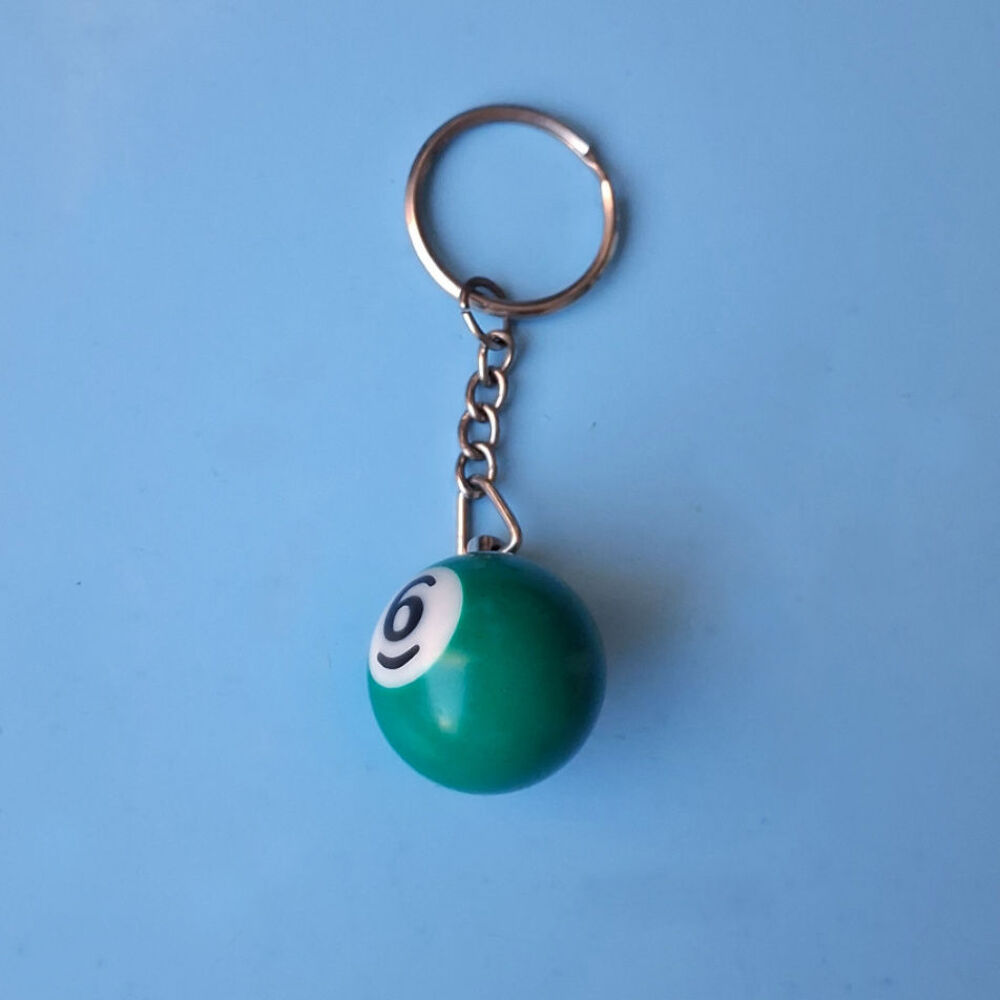 Porte-cl&eacute; boule de billard , NEUF Bijoux et montres