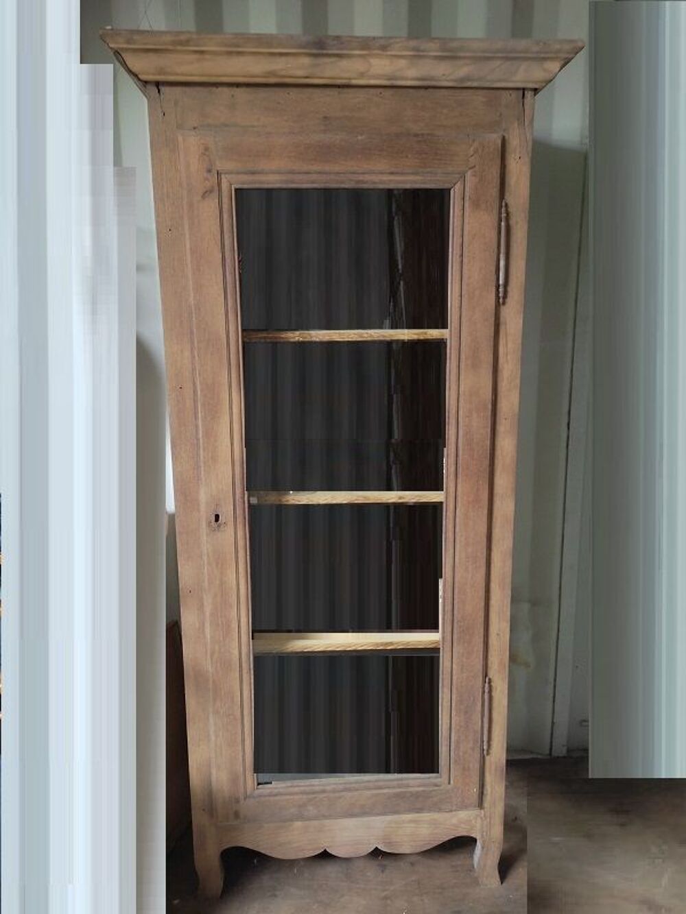 Meuble Armoire vitrine vitr&eacute; bois massif A&eacute;ro-gomm&eacute;e ancien Meubles