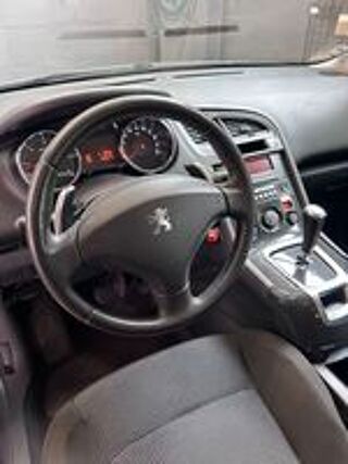 5008 1.6 HDi 110ch FAP BMP6 Confort Pack 5pl 2010 occasion 69380 Ch&acirc;tillon