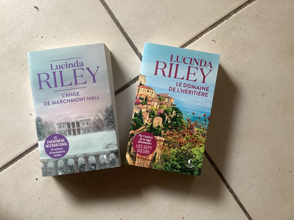 2 livres
sur place et pas de virement Livres et BD