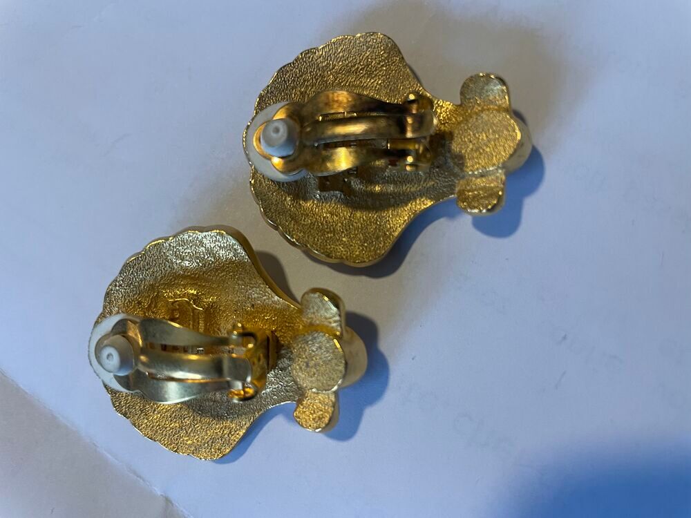 BO Boucles d'Oreilles clip coquillage dor&eacute; strass multicolor Bijoux et montres