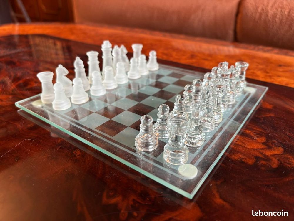 Jeu d'&eacute;checs en verre &eacute;chiquier transparent givr&eacute;
Jeux / jouets