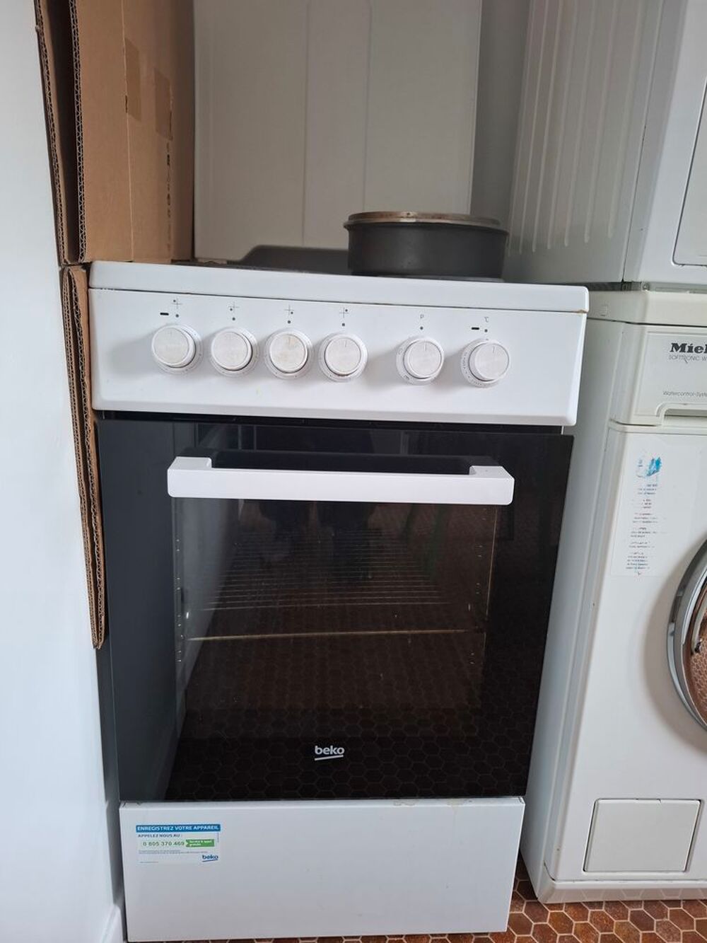 Cuisini&egrave;re &eacute;lectrique 4 plaques blanche Electroménager