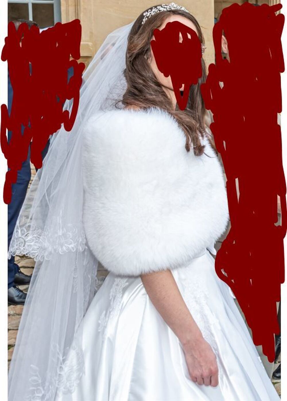 Etole vraie fourrure renard blanc mari&eacute;e
Vêtements