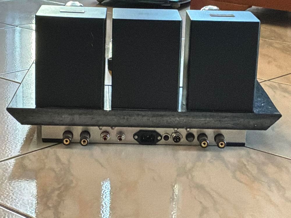 Amplificateur a tubes 300 b SE. sur ch&acirc;ssis granit Audio et hifi