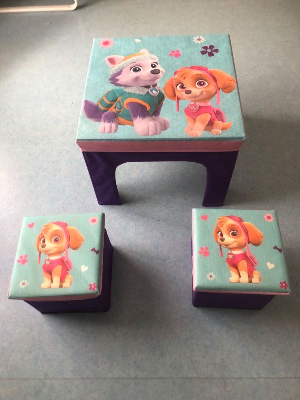 TABLE ET TABOURETS DE RANGEMENT DE PAW PATROL Mobilier enfants