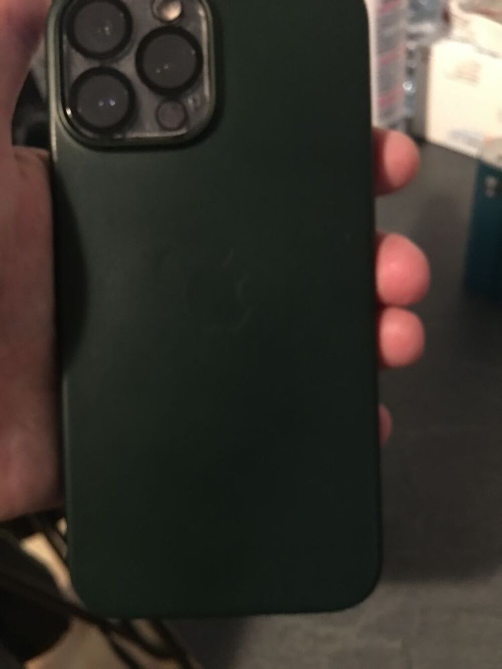 Iphone 13 PRO MAX neuf achet&eacute; le 17/08/2022 &agrave; l'AppStore Téléphones et tablettes