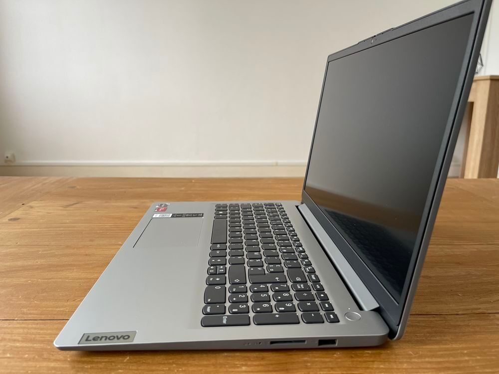 Ordinateur portable LENOVO - IP1 15ALC7 R5/8/512 Matériel informatique