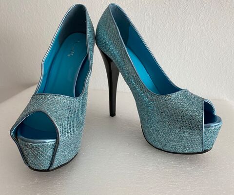 Chaussures a talons Bleu neuves pointure 39 12 Jou-ls-Tours (37)