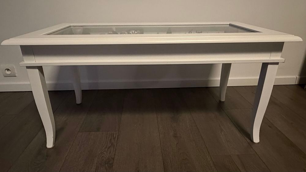 Table basse en bois avec plateau vitr&eacute; Meubles