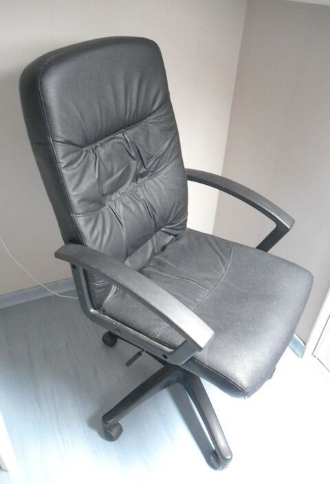 Grand Fauteuil de Bureau Noir
25 H�rouville-Saint-Clair (14)