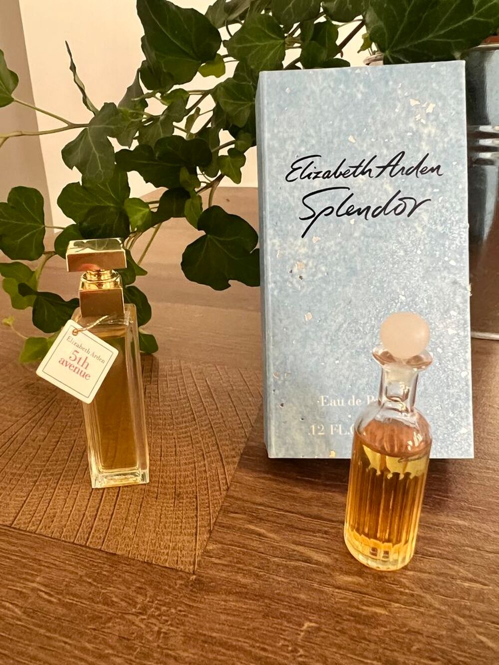 Lot de 2 miniatures de parfum ELISABETH ARDEN 