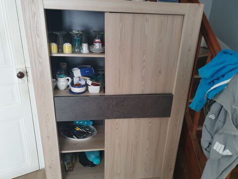 Meuble de rangement 
107 longueur 
43 profondeur 
153hauteur 150 Angoulme (16)