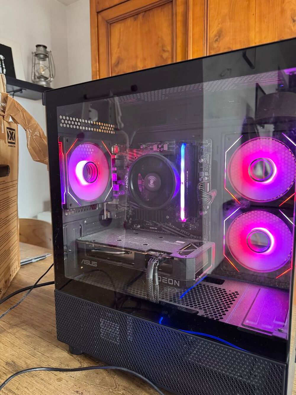 PC Gamer complet €" RX 7600 8 Go / Ryzen 5 / Ecran 180 Hz €" Tr&egrave;s bon &eacute;tat Matériel informatique