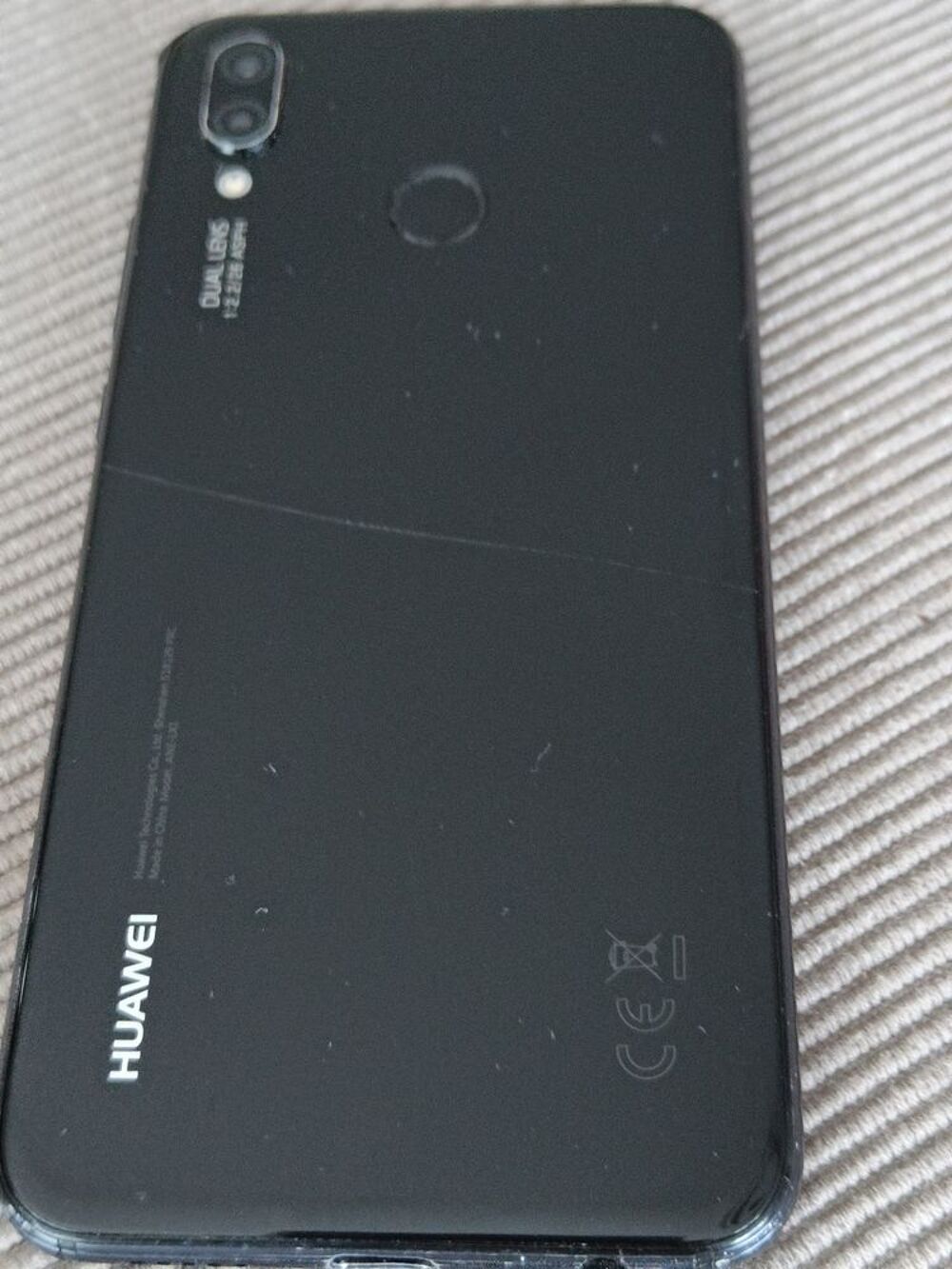 Huawei P20 Lite noir Tlphones et tablettes