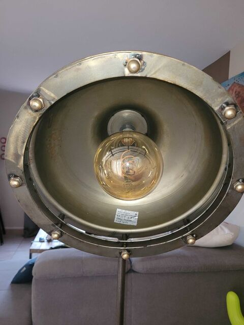 lampadaire trépied Jacou (34)