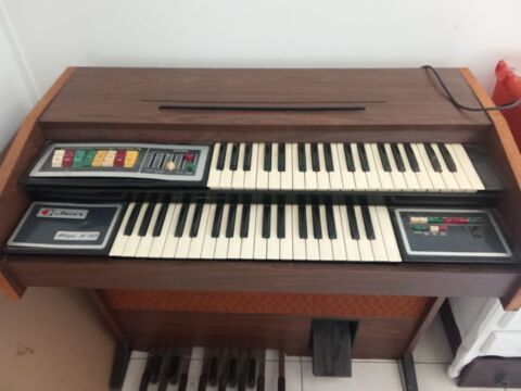 piano orgue allegro a 125 110 Bois-de-Céné (85)