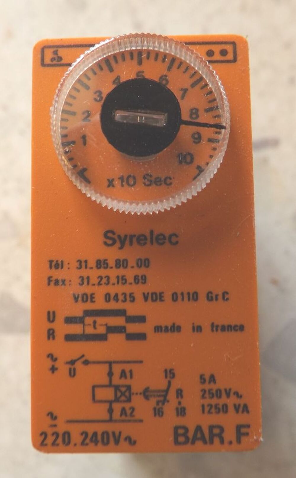 Relais temporis&eacute; SYRELEC BAR.F 250 v Bricolage