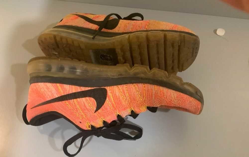 Nike Flyknit fluo orange T42 Chaussures