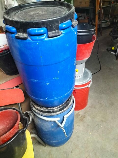 Fà t bidon tonneau 60,120, 200 Litres Charmes-sur-l'Herbasse (26)