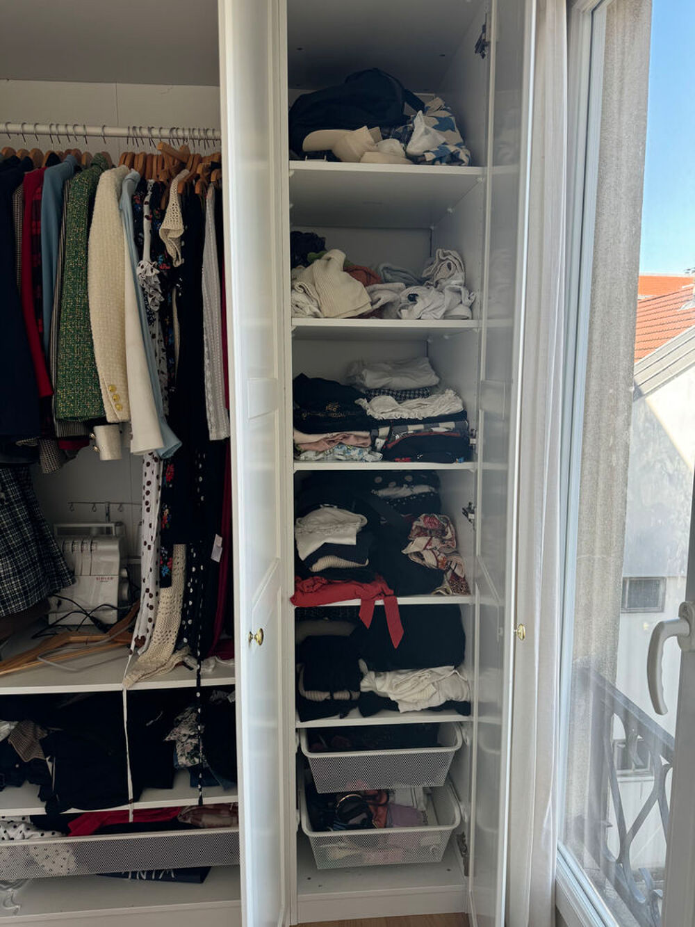 Armoire IKEA pax deux unit&eacute;s
Meubles