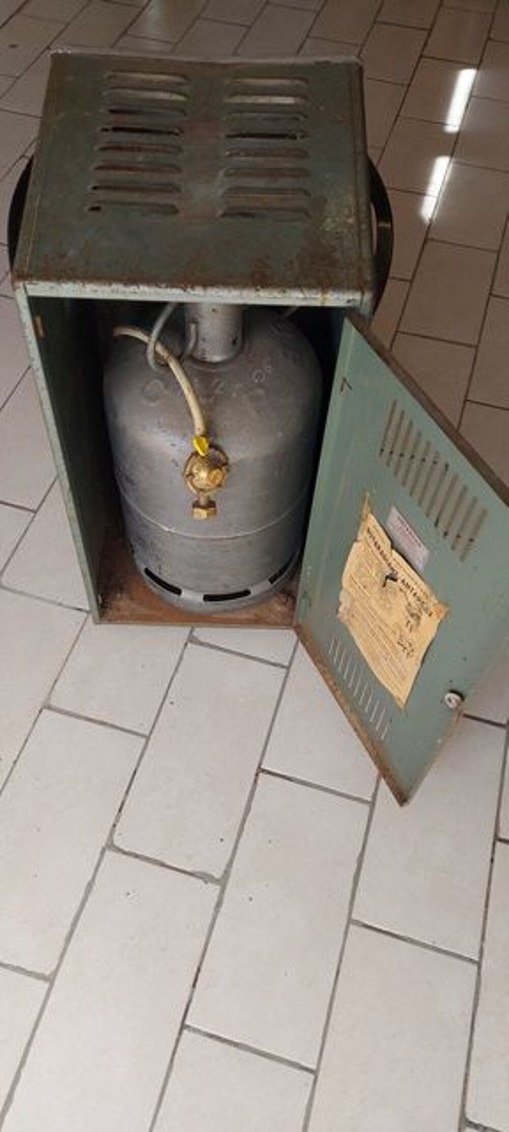 Chauffage Radiant sur roulettes Vintage des Ann&eacute;es 50 Electroménager