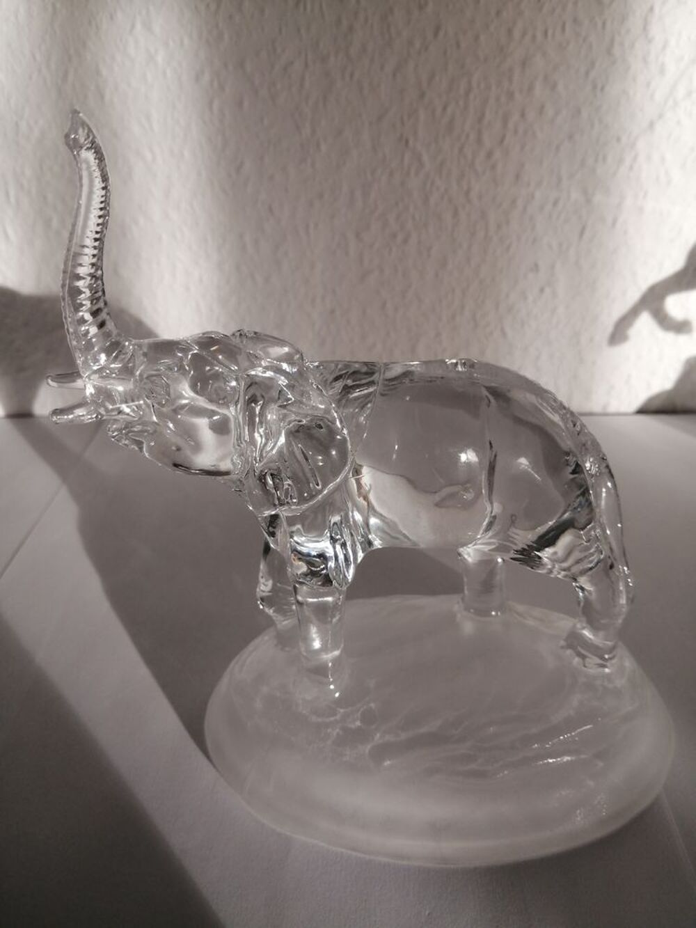 Pi&egrave;ce en cristal d'Arques : El&eacute;phant barrissant Décoration