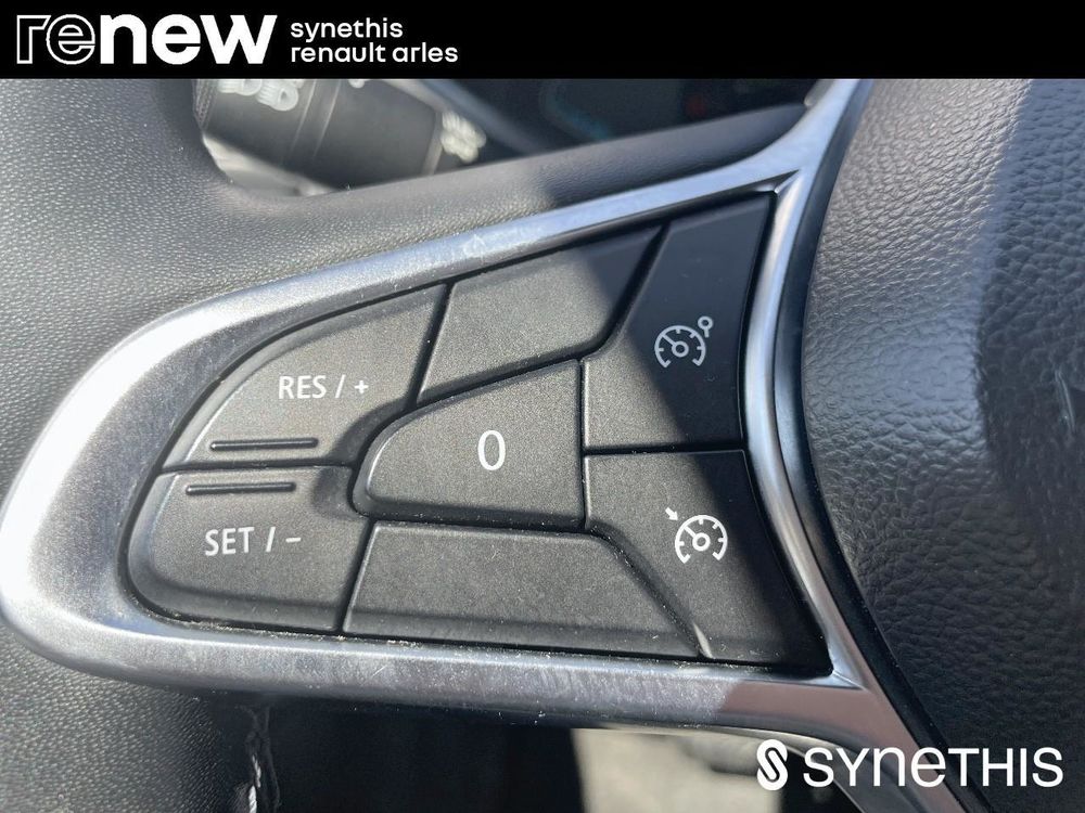 Clio V Clio E-Tech full hybrid 145 Evolution 2023 occasion 13200 Arles