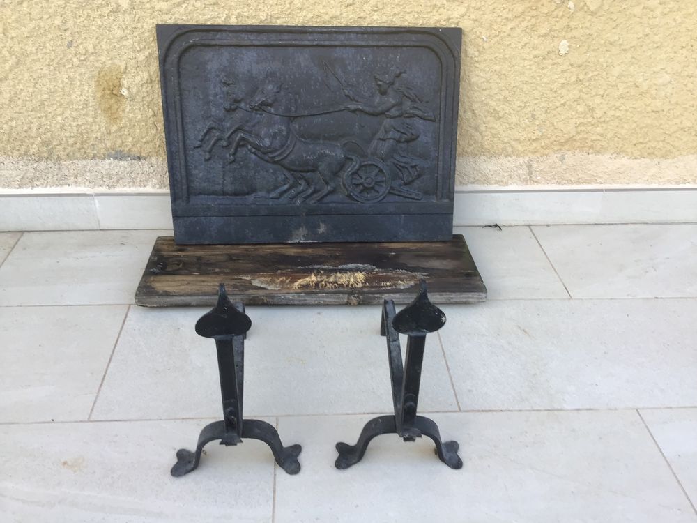 Plaque de chemin&eacute;e + 2 chenets en fonte Bricolage